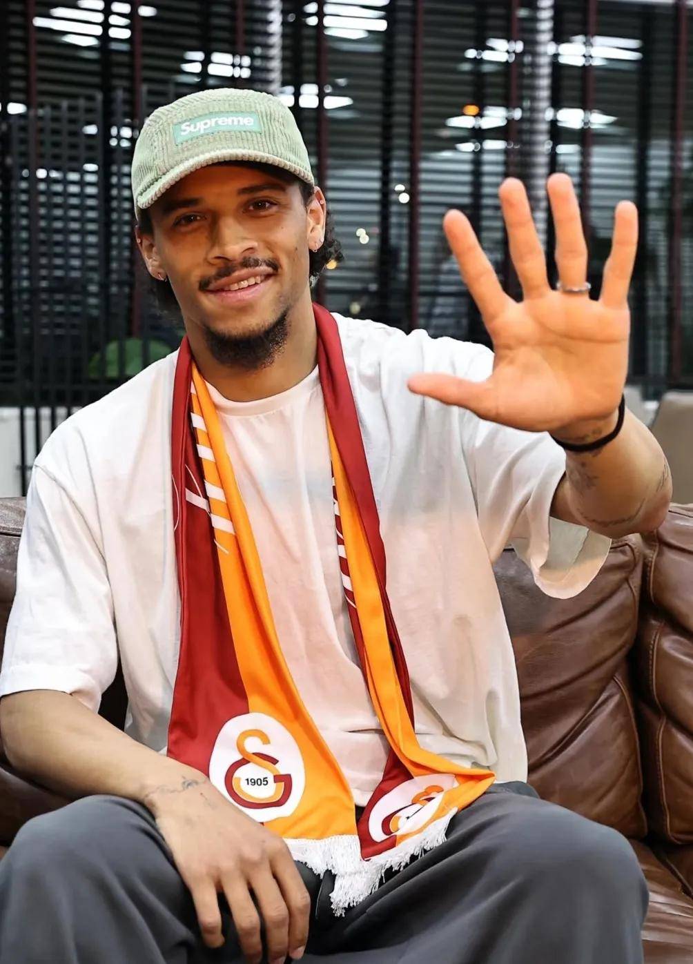 3官宣9消息:丁丁让意甲大结局,曼城再签一人,米兰大换血!